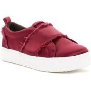 Sam Edelman Levine Cranberry Sneaker - Size 8 1/2